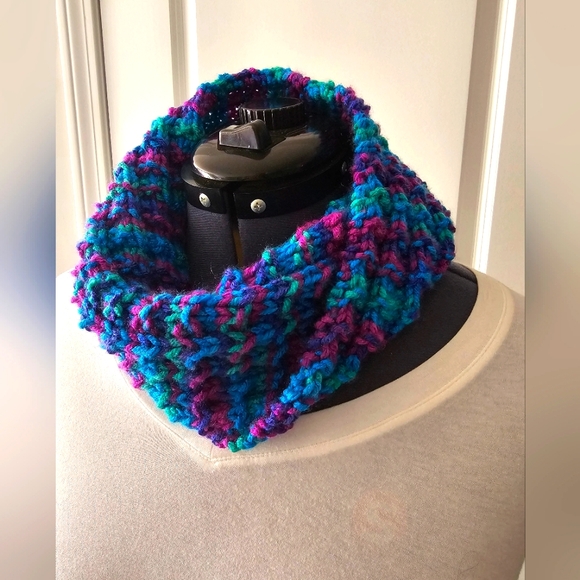 Handmade Cowl - Picture 2 of 3